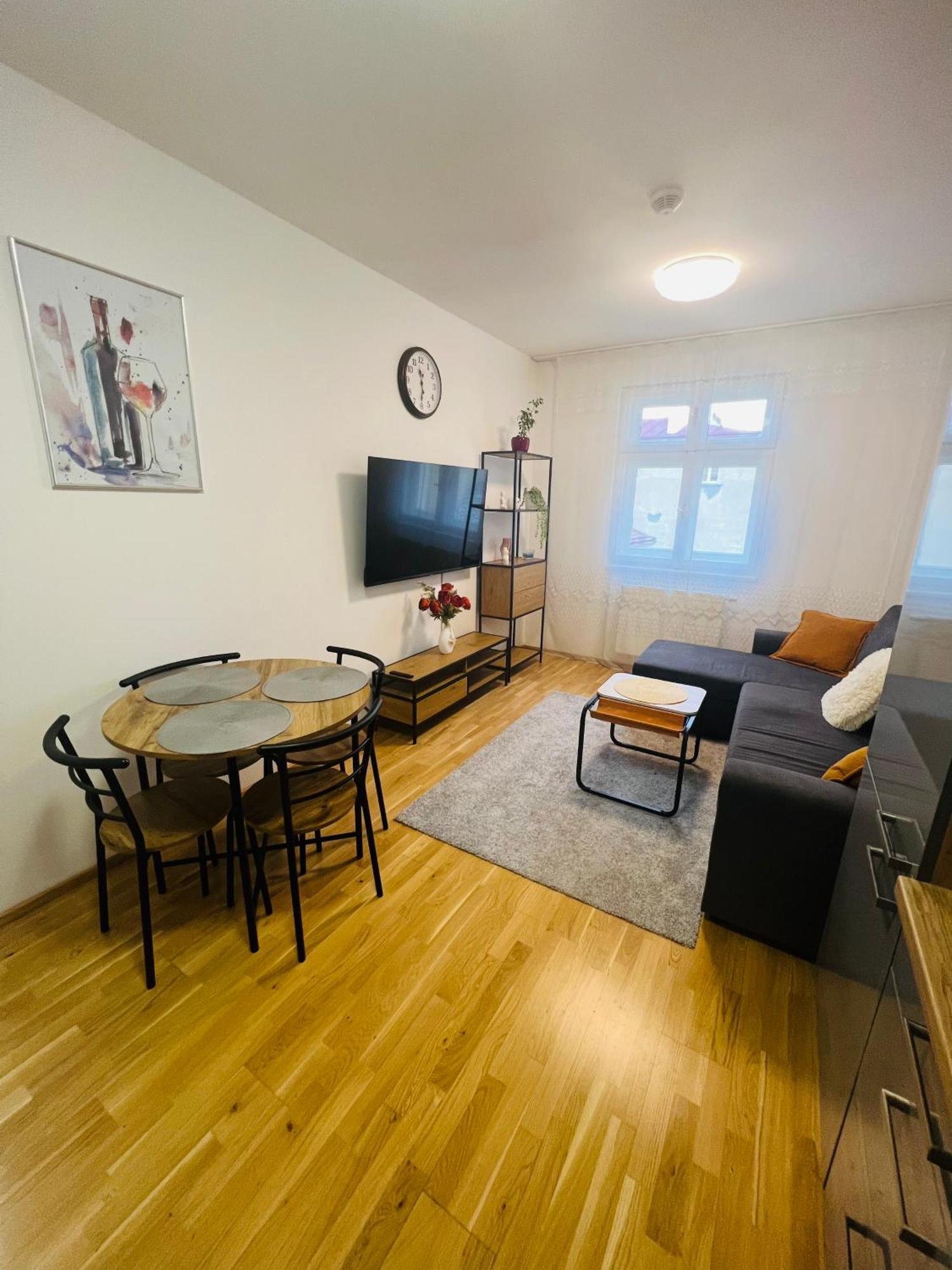 Nika Apartments Prague 2 Экстерьер фото